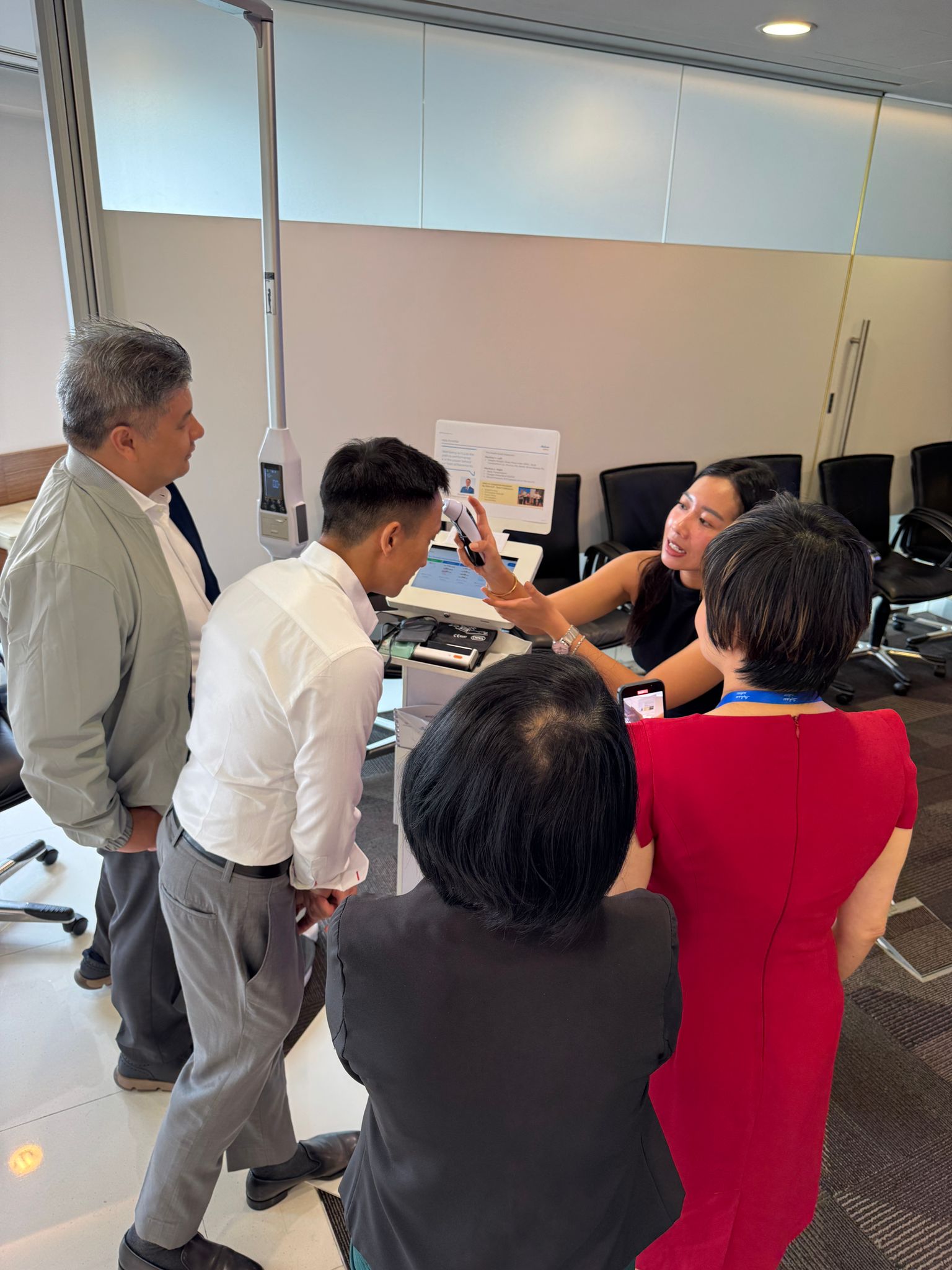 The focused training took place at SABIC’s Singapore office located at 1 Temasek Avenue. Conducting the session on-site allowed for immediate, real-world practice with the devices in a familiar environment.