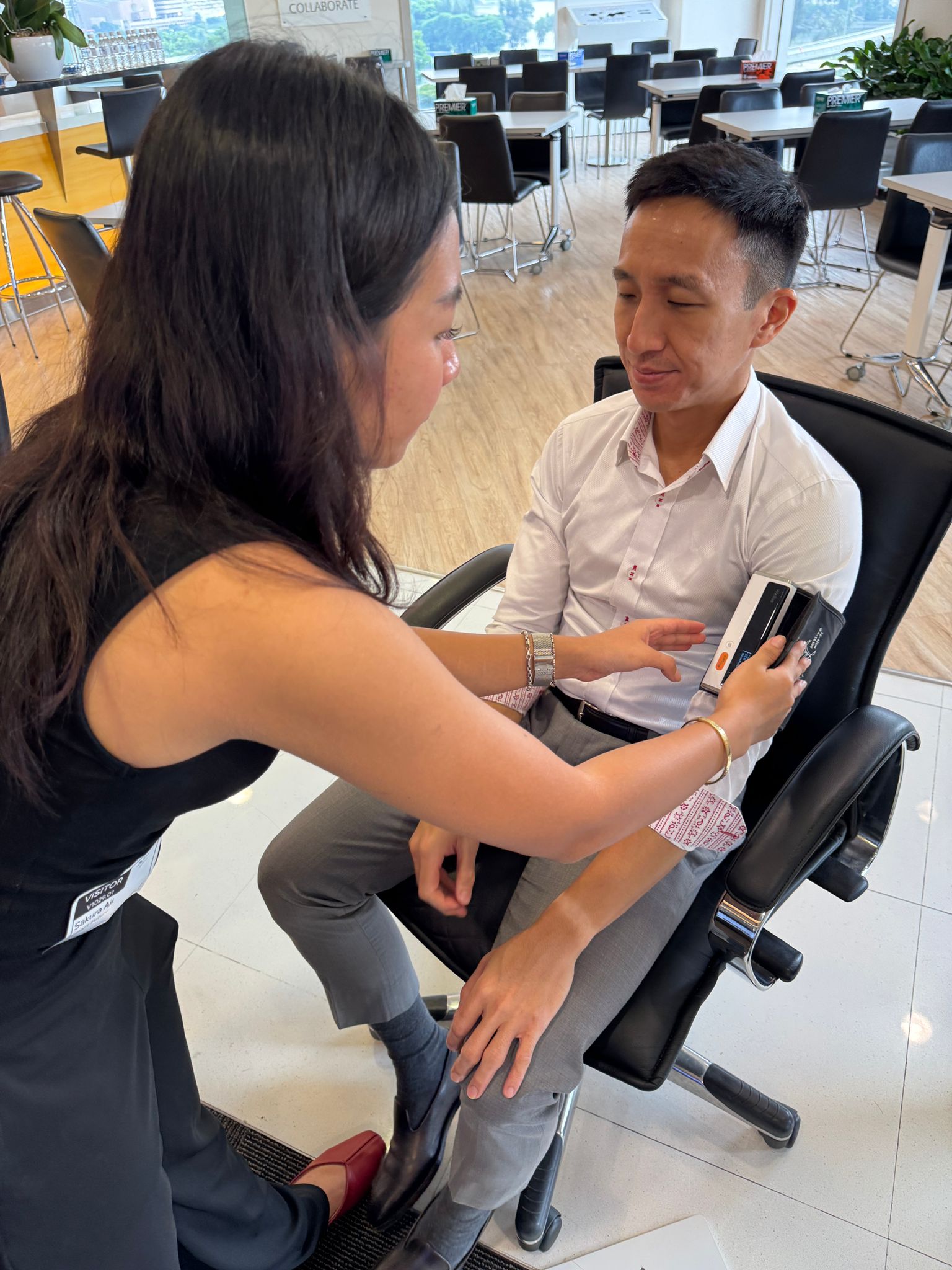 SmartFuture successfully trained SABIC staff on December 1, 2025, in Singapore, demonstrating digital health devices to strengthen their operational workflow.